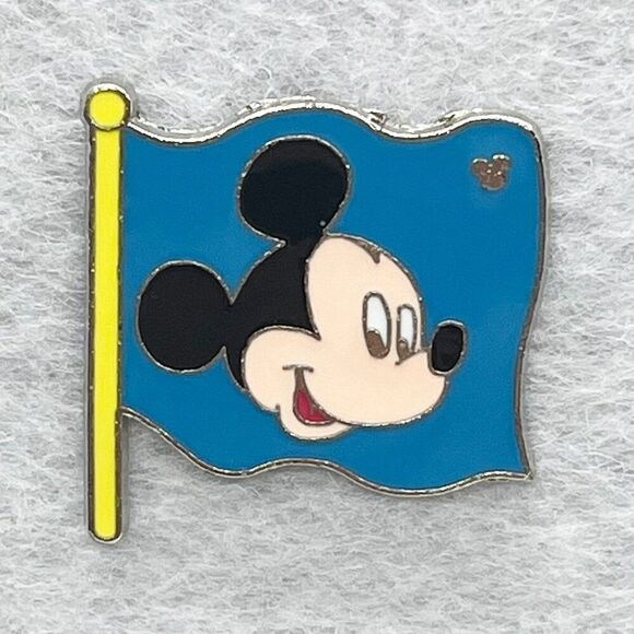 🔮‎ 5/$25 Disney Mickey Mouse Magic Kingdom Flag Pin - Picture 1 of 2